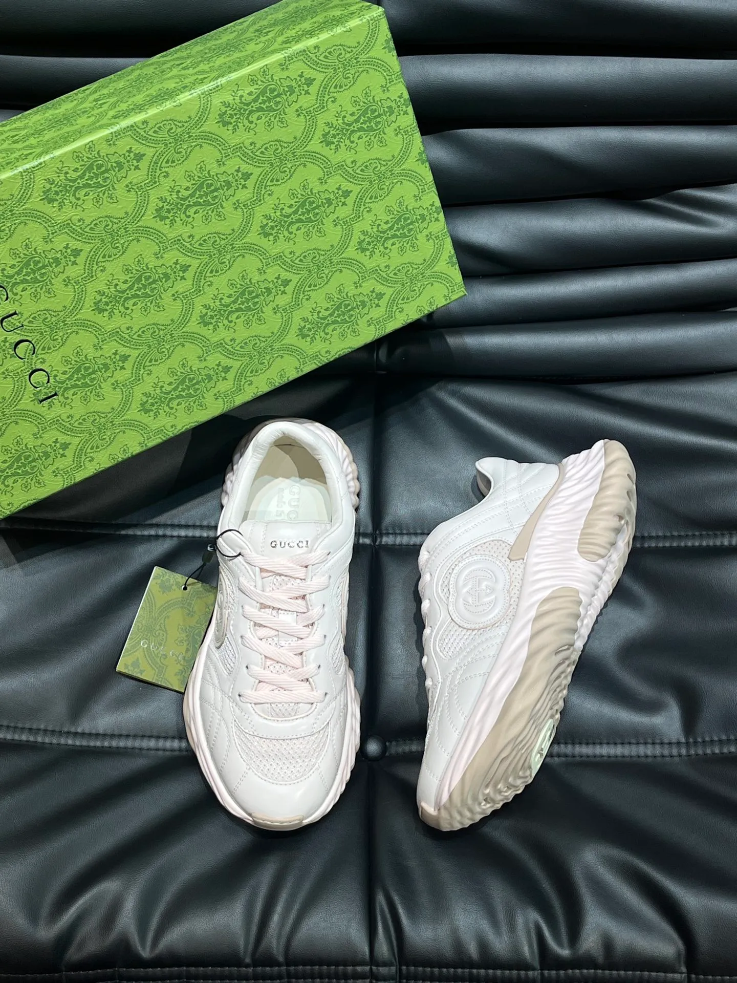 Men's Men's Shoes💰p760 "Gucc*" Ri Men's Men's Shoes💰p Men's Men's Shoes💰ple Series 2024ss👫Couple Style Casual Sports Shoes, buy the original and accurately reproduce it! Restore the quality of details, Gucci Ri men's shoes 💰p men's shoes 💰ple series sports shoes are made with innovative stitching technology to create a flowing texture like water. The leather design is paired with three-dimensional interlocking Double G leather patches and Gucci letter metal accessories, creating a free flowing texture of the entire shoe with a 3D effect. A classic and versatile piece that feels super comfortable on your feet! Female 35-40 Male 38-45